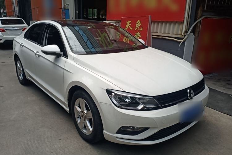 Used Volkswagen Lamando 2017 230TSI DSG Fashion Edition Front Right 45 Deg