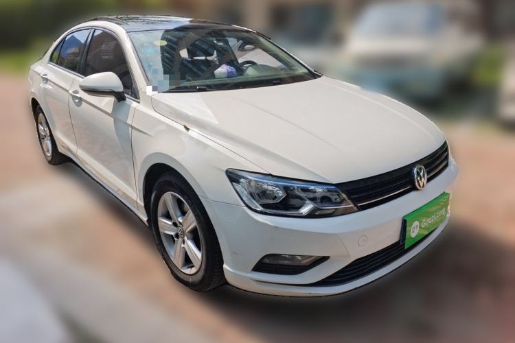 Used Volkswagen Lamando 2017 230TSI DSG Fashion Edition Front Right 45 Deg