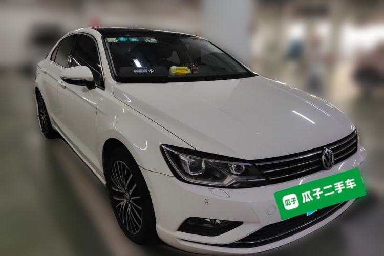Used Volkswagen Lamando 2017 280TSI DSG Luxury Edition Front Right 45 Deg