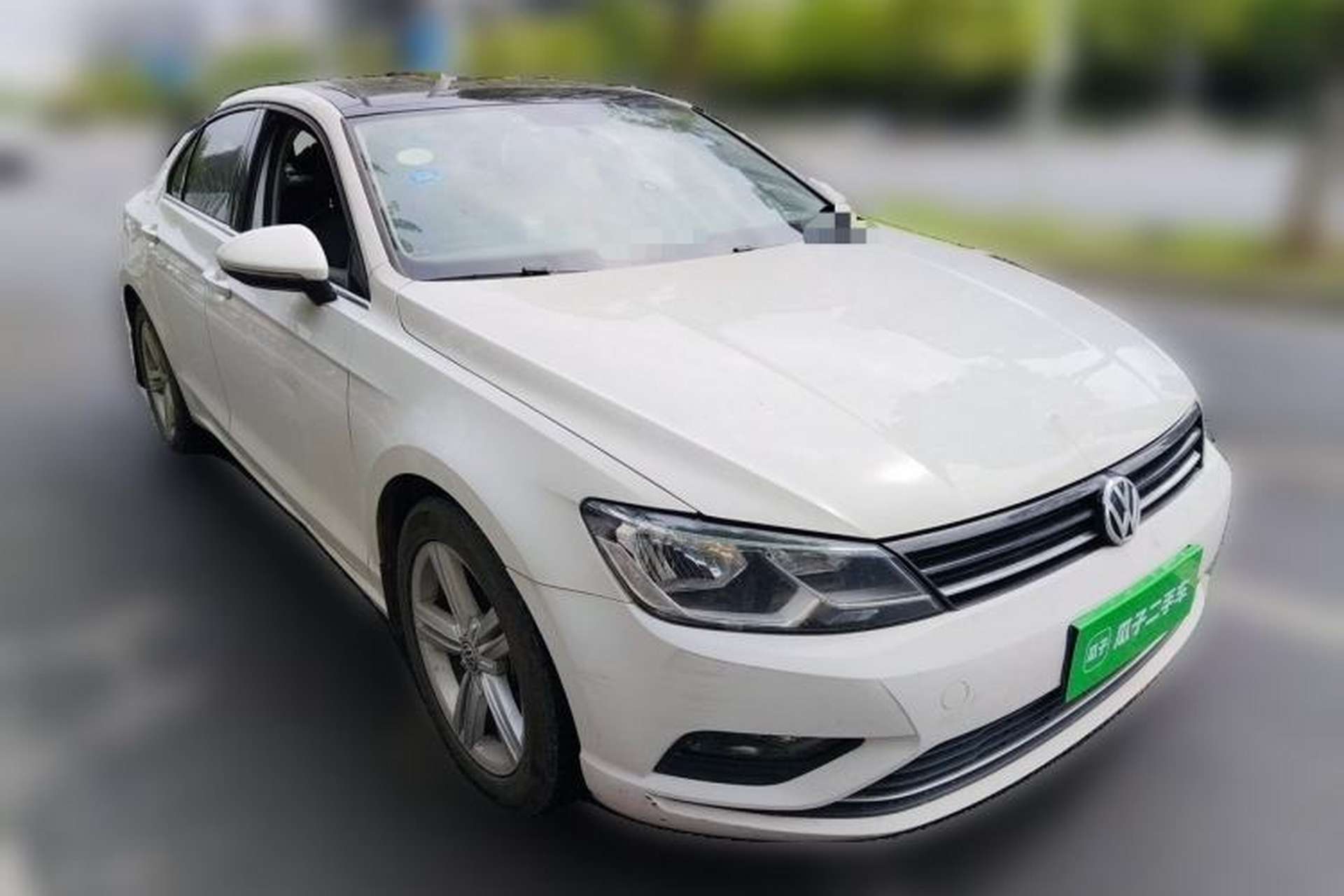 Used Volkswagen Lamando 2017 280TSI DSG Comfort Edition Front Right 45 Deg