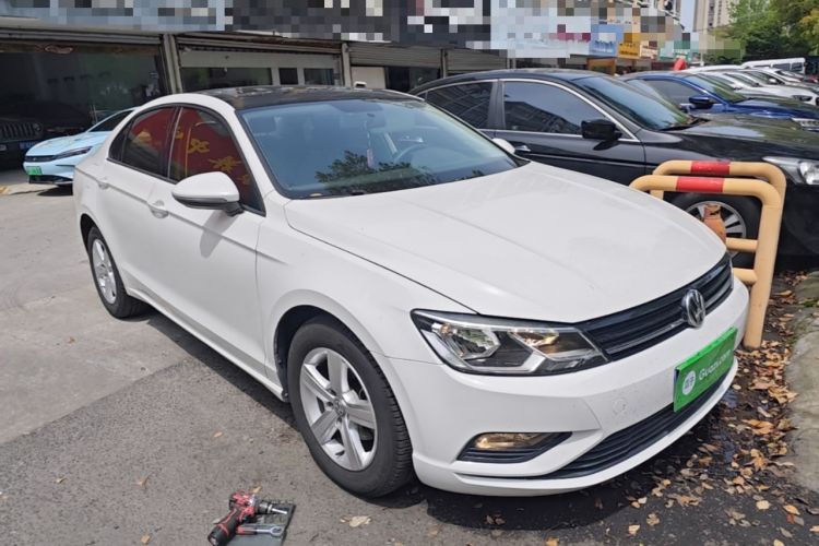 Used Volkswagen Lamando 2017 230TSI DSG Fashion Edition Front Right 45 Deg