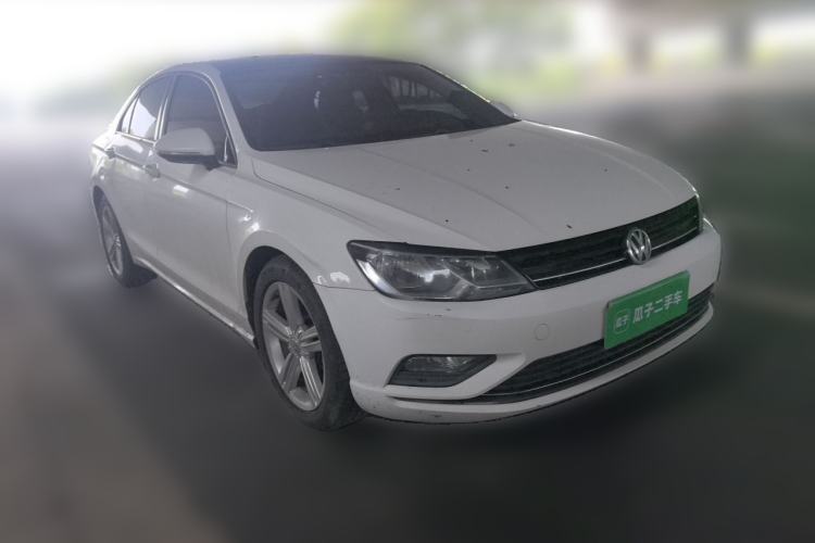 Used Volkswagen Lamando 2017 280TSI DSG Comfort Edition Front Right 45 Deg