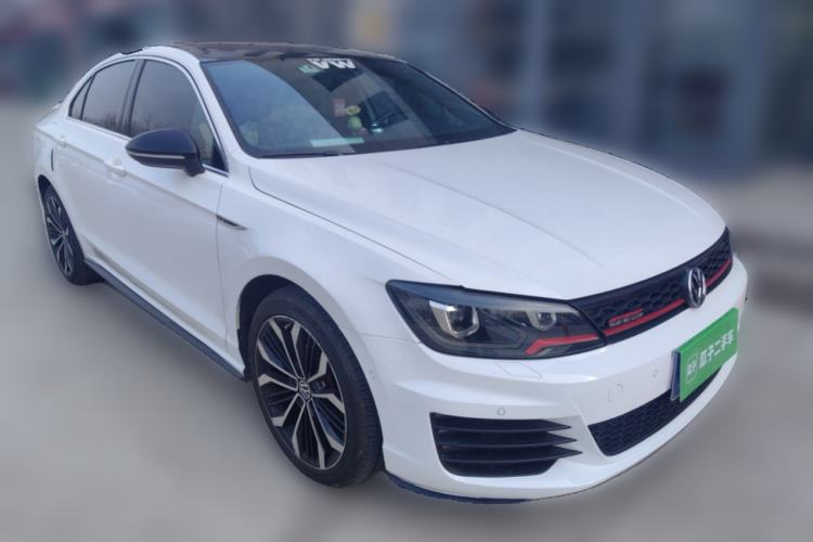 Used Volkswagen Lamando 2017 2.0T GTS Front Right 45 Deg