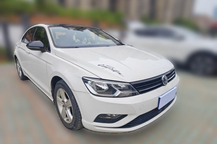 Used Volkswagen Lamando 2017 230TSI DSG Fashion Edition Front Right 45 Deg