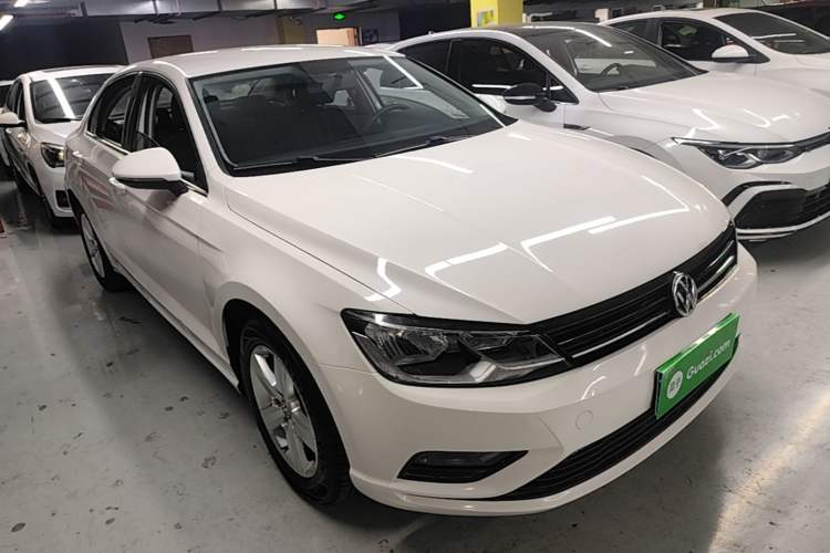 Used Volkswagen Lamando 2017 230TSI DSG Fashion Edition Front Right 45 Deg