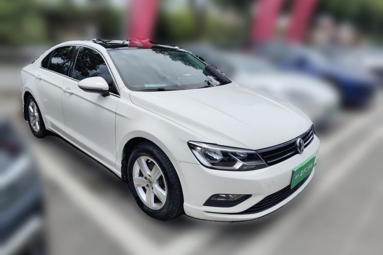 Used Volkswagen Lamando 2017 230TSI DSG Fashion Edition Front Right 45 Deg