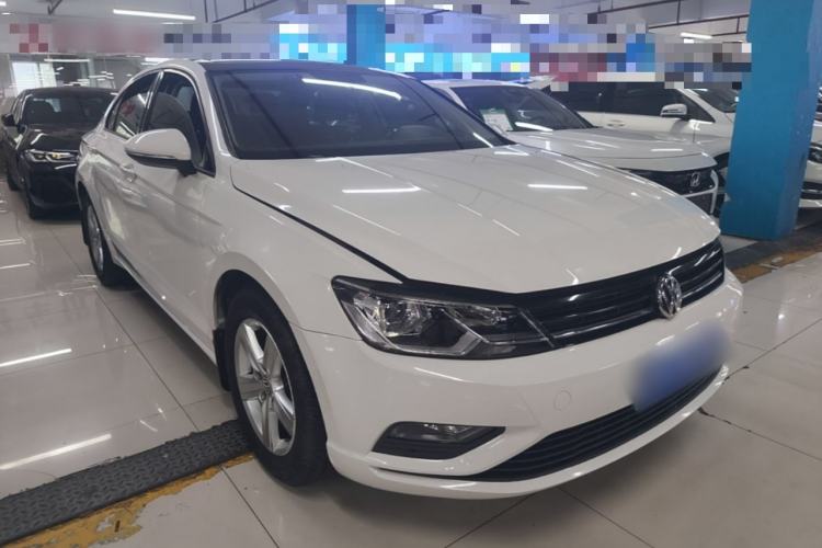 Used Volkswagen Lamando 2017 230TSI DSG Fashion Edition Front Right 45 Deg