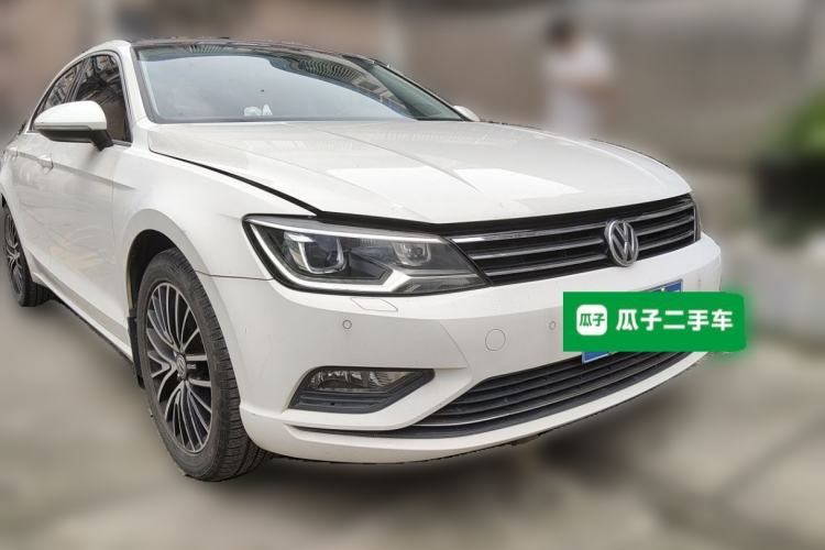 Used Volkswagen Lamando 2017 280TSI DSG Luxury Edition Front Right 45 Deg