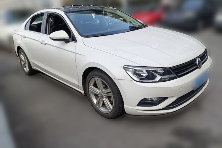 Used Volkswagen Lamando 2017 280TSI DSG Comfort Edition Front Right 45 Deg