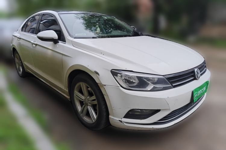 Used Volkswagen Lamando 2017 280TSI DSG Comfort Edition Front Right 45 Deg