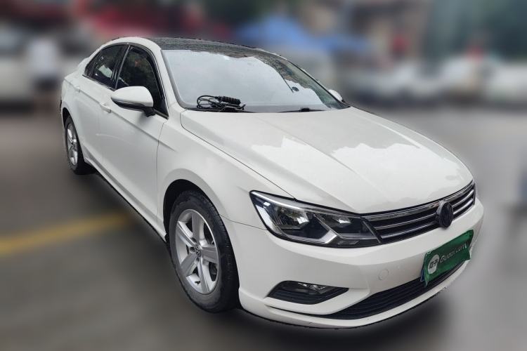 Used Volkswagen Lamando 2017 230TSI DSG Fashion Edition Front Right 45 Deg