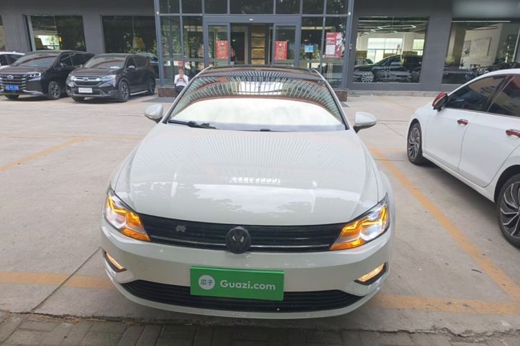 Used Volkswagen Lamando 2017 230TSI DSG Fashion Edition Front