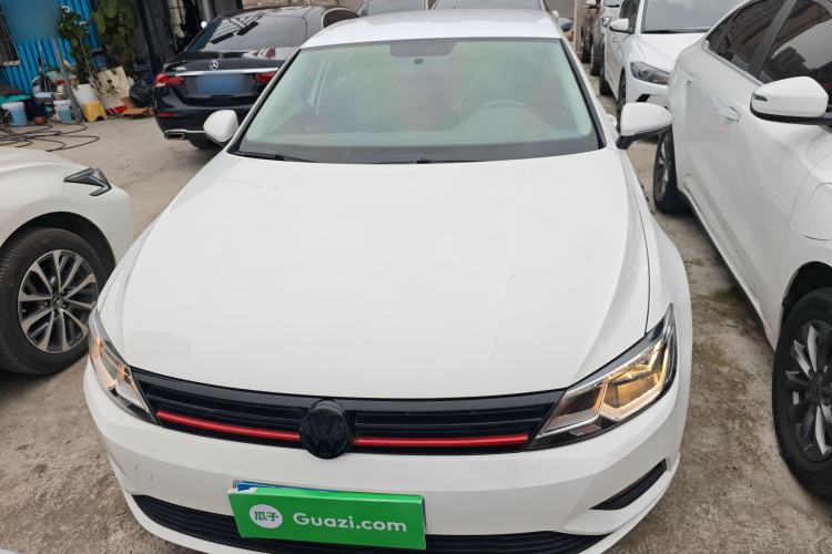 Used Volkswagen Lamando 2017 230TSI Manual Trend Edition Front