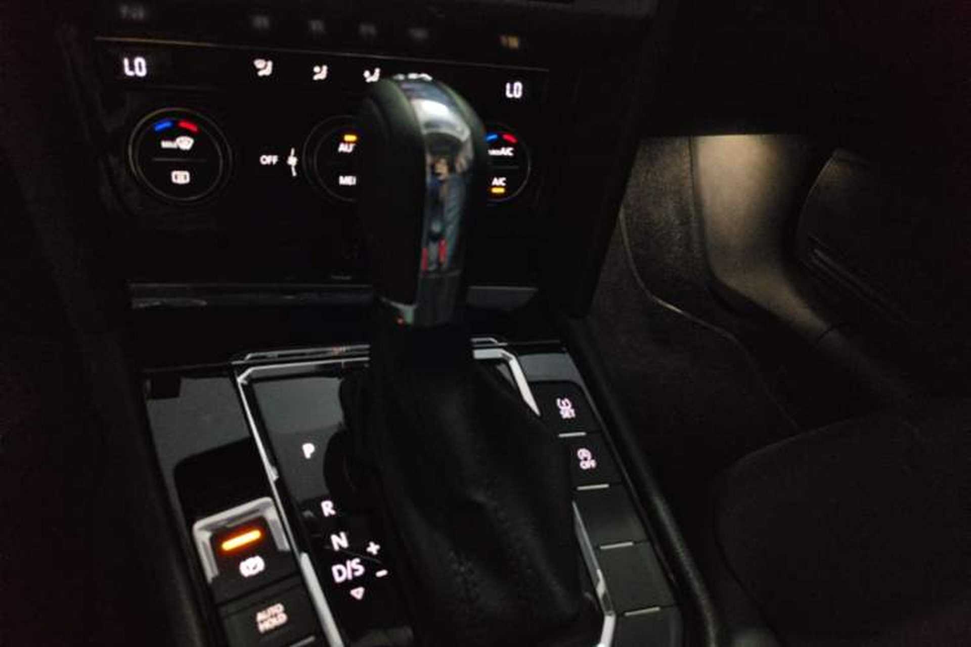 Used Volkswagen Lamando 2017 280TSI DSG Comfort Edition Gear Lever