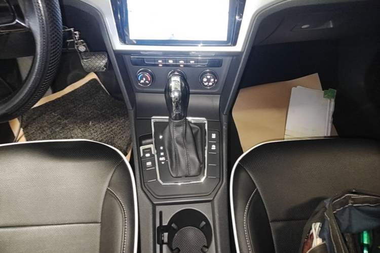 Used Volkswagen Lamando 2017 230TSI DSG Fashion Edition Gear Lever