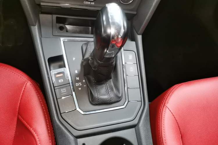 Used Volkswagen Lamando 2017 230TSI DSG Fashion Edition Gear Lever
