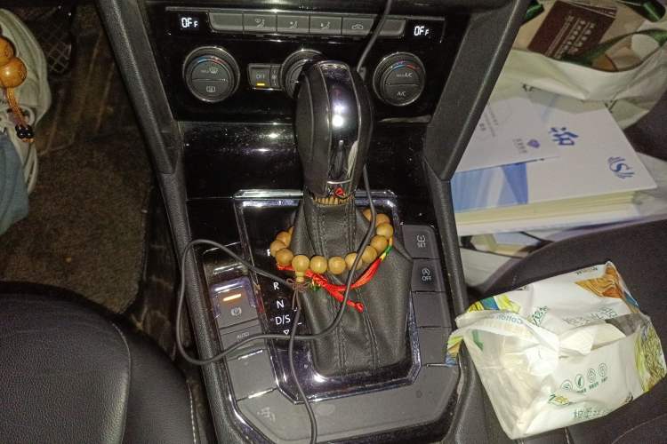 Used Volkswagen Lamando 2017 280TSI DSG Comfort Edition Gear Lever