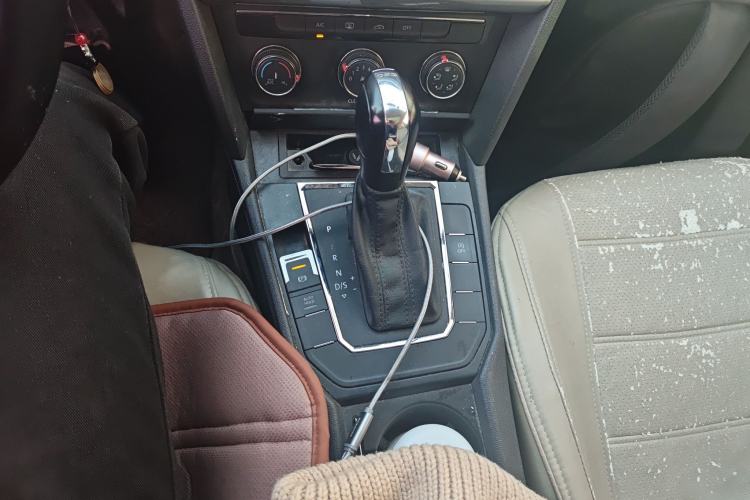 Used Volkswagen Lamando 2017 230TSI DSG Fashion Edition Gear Lever