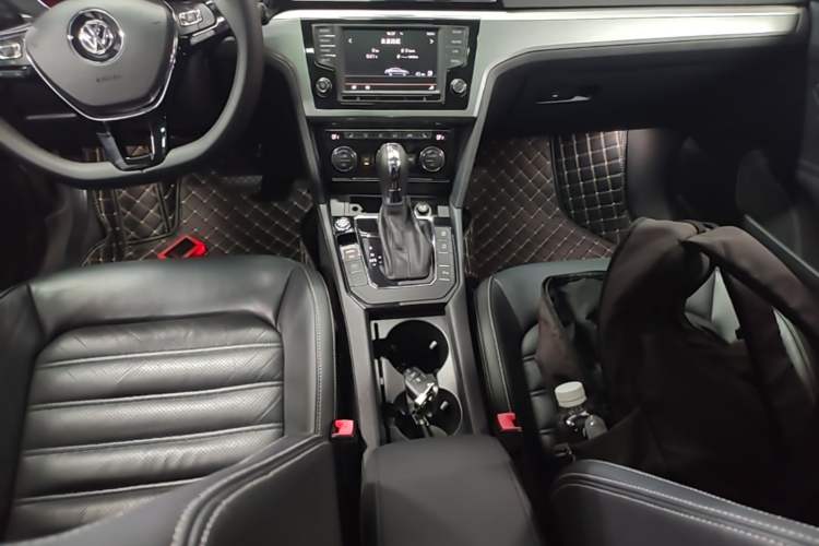 Used Volkswagen Lamando 2017 280TSI DSG Luxury Edition Gear Lever