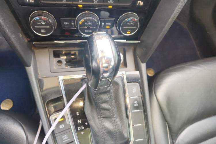 Used Volkswagen Lamando 2017 280TSI DSG Comfort Edition Gear Lever