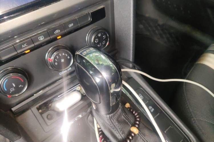 Used Volkswagen Lamando 2017 230TSI DSG Fashion Edition Gear Lever