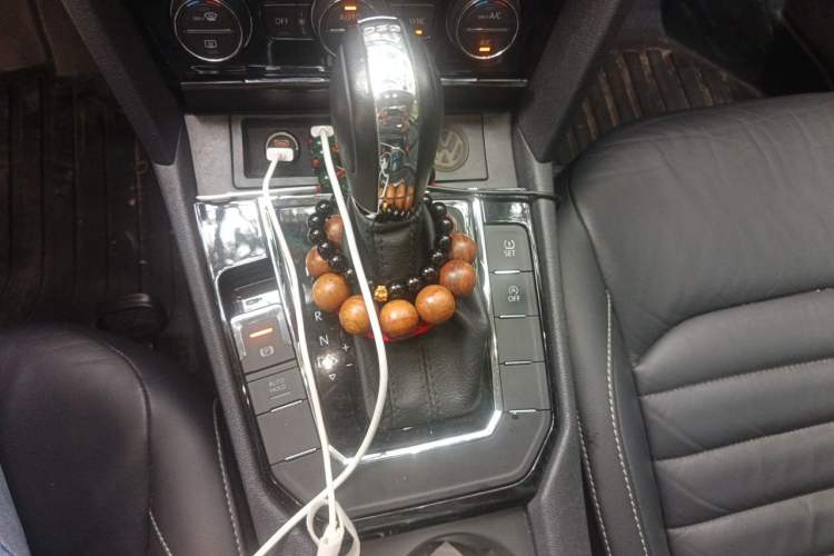 Used Volkswagen Lamando 2017 280TSI DSG Comfort Edition Gear Lever