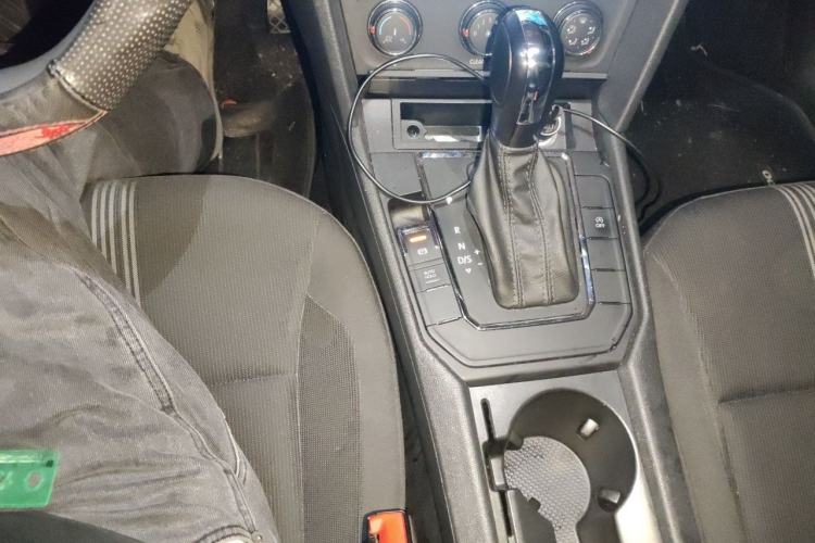 Used Volkswagen Lamando 2017 230TSI DSG Fashion Edition Gear Lever