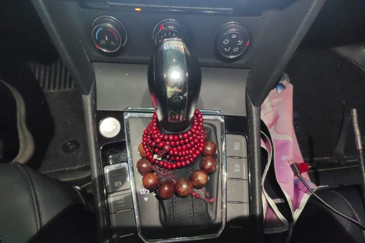 Used Volkswagen Lamando 2017 230TSI DSG Fashion Edition Gear Lever