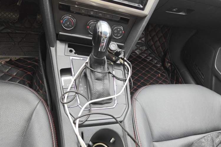Used Volkswagen Lamando 2017 230TSI DSG Fashion Edition Gear Lever