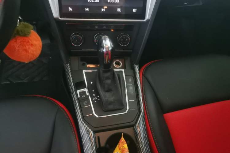 Used Volkswagen Lamando 2017 230TSI DSG Fashion Edition Gear Lever