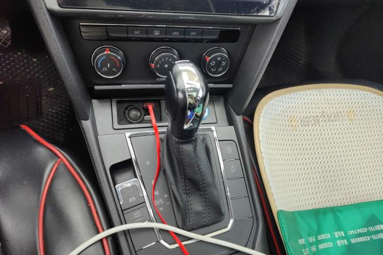 Used Volkswagen Lamando 2017 230TSI DSG Fashion Edition Gear Lever
