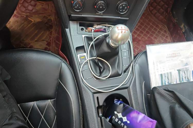 Used Volkswagen Lamando 2017 230TSI Manual Trend Edition Gear Lever