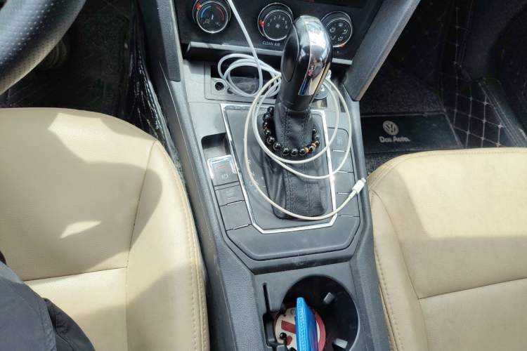 Used Volkswagen Lamando 2017 230TSI DSG Fashion Edition Gear Lever