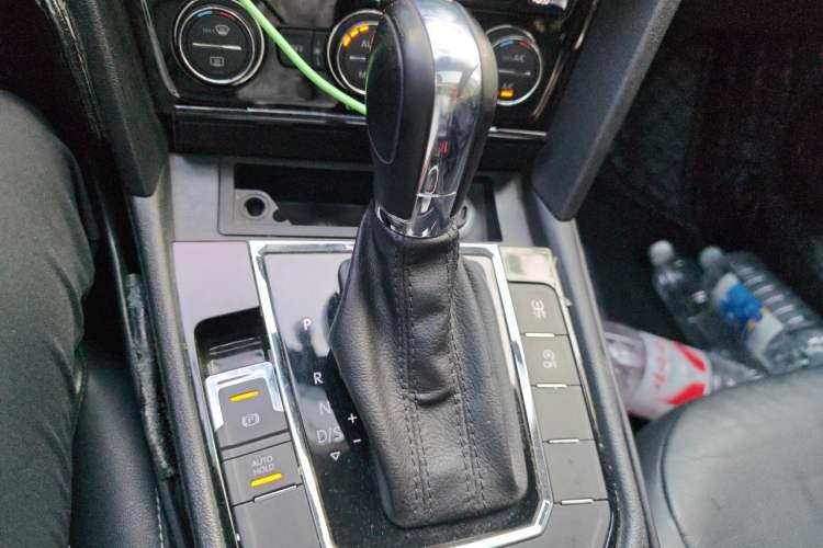 Used Volkswagen Lamando 2017 280TSI DSG Comfort Edition Gear Lever