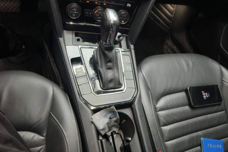 Used Volkswagen Lamando 2017 280TSI DSG Comfort Edition Gear Lever
