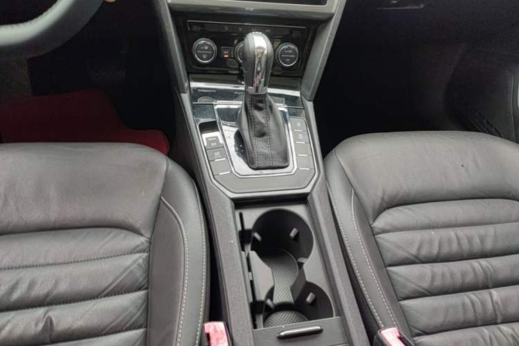Used Volkswagen Lamando 2017 280TSI DSG Comfort Edition Gear Lever
