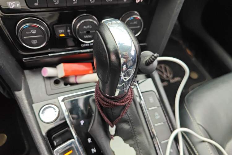 Used Volkswagen Lamando 2017 280TSI DSG Luxury Edition Gear Lever