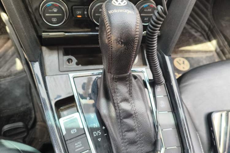 Used Volkswagen Lamando 2017 280TSI DSG Comfort Edition Gear Lever
