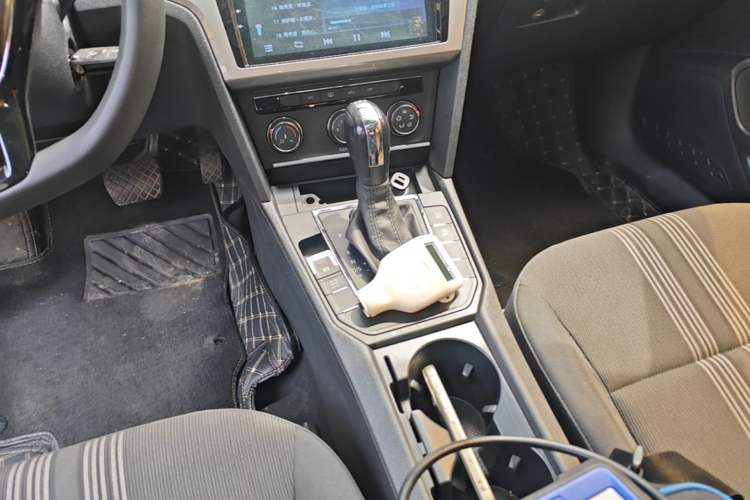 Used Volkswagen Lamando 2017 230TSI DSG Fashion Edition Gear Lever