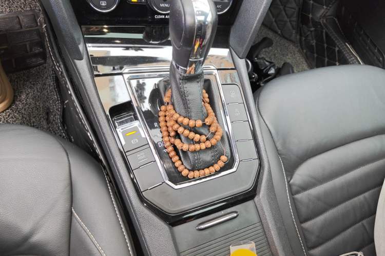 Used Volkswagen Lamando 2017 280TSI DSG Comfort Edition Gear Lever