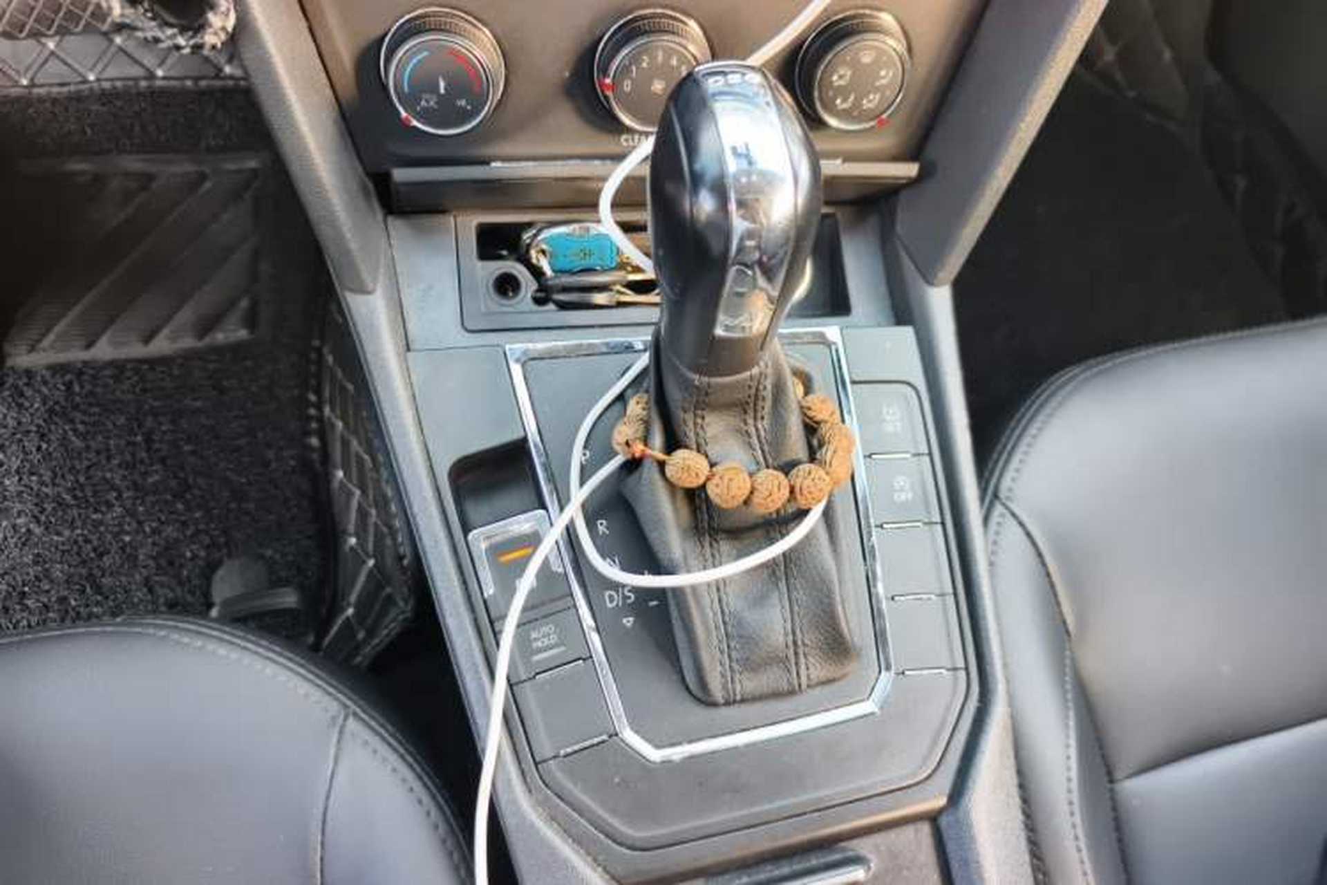 Used Volkswagen Lamando 2017 230TSI DSG Fashion Edition Gear Lever