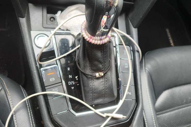 Used Volkswagen Lamando 2017 280TSI DSG Luxury Edition Gear Lever