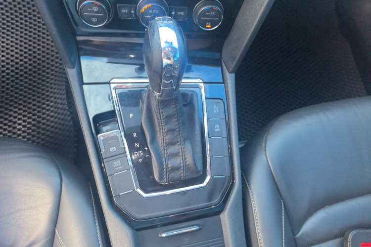 Used Volkswagen Lamando 2017 280TSI DSG Comfort Edition Gear Lever