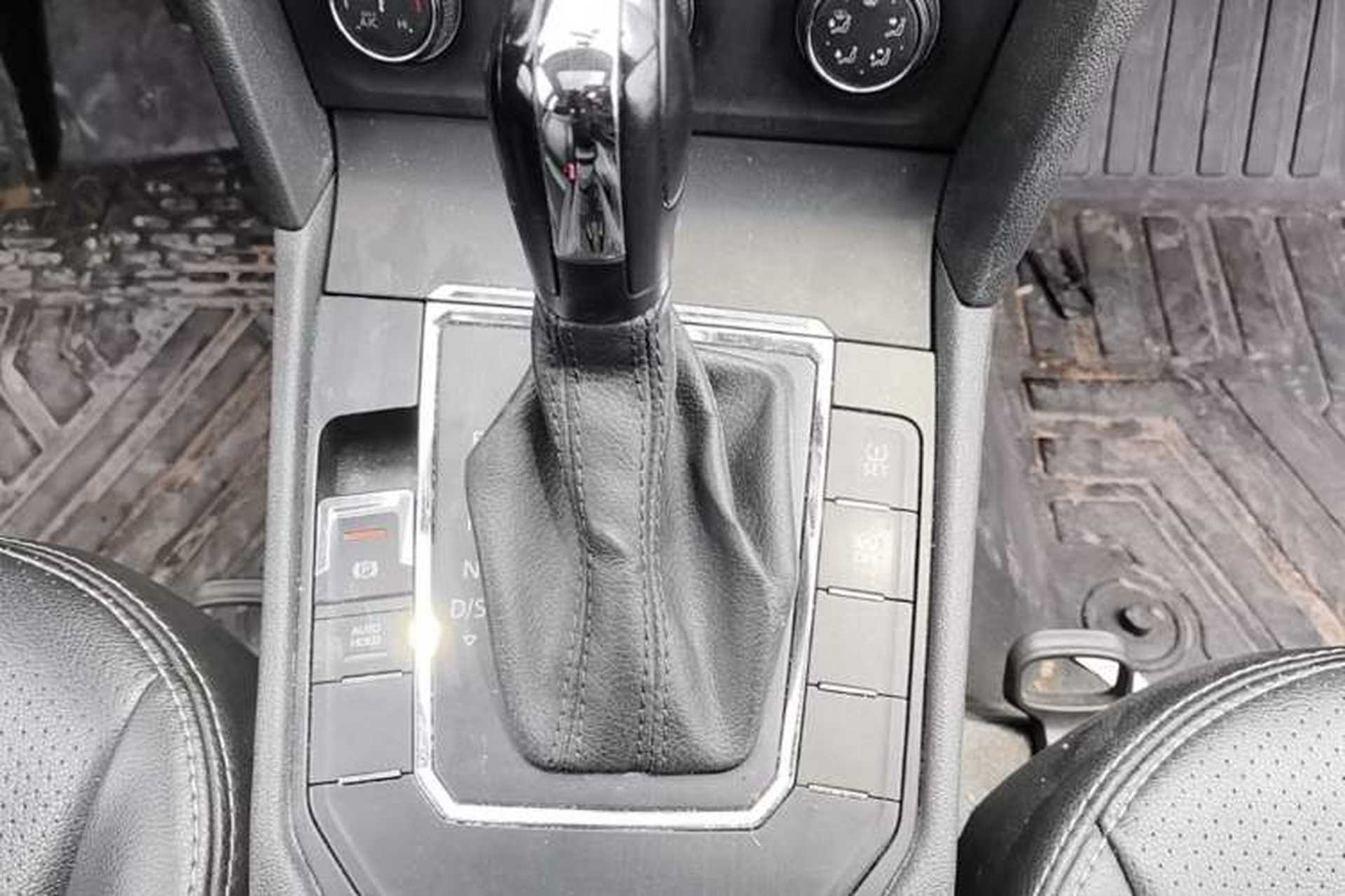 Used Volkswagen Lamando 2017 230TSI DSG Fashion Edition Gear Lever
