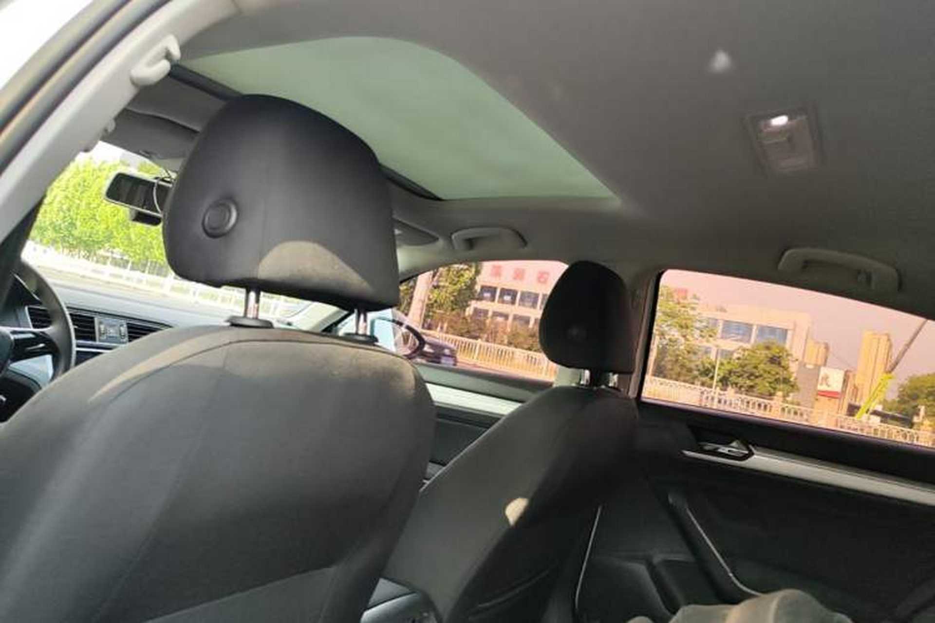 Used Volkswagen Lamando 2017 230TSI DSG Fashion Edition Headliner