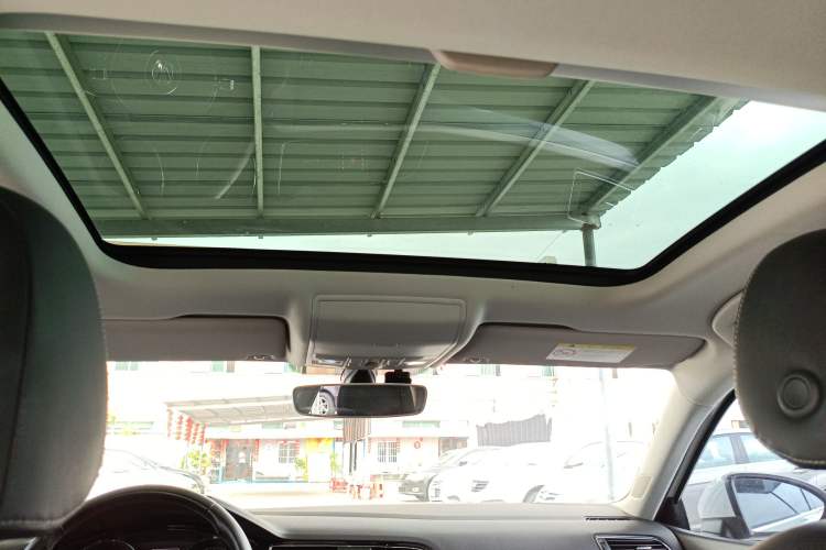 Used Volkswagen Lamando 2017 280TSI DSG Luxury Edition Headliner