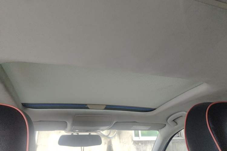 Used Volkswagen Lamando 2017 230TSI DSG Fashion Edition Headliner