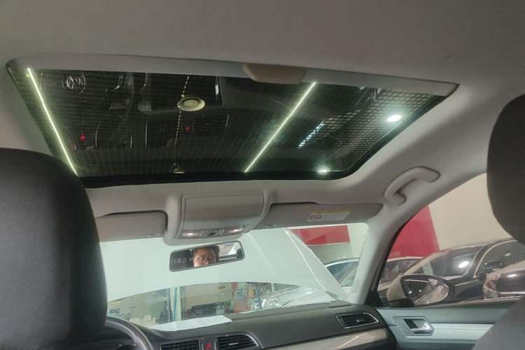 Used Volkswagen Lamando 2017 230TSI DSG Fashion Edition Headliner
