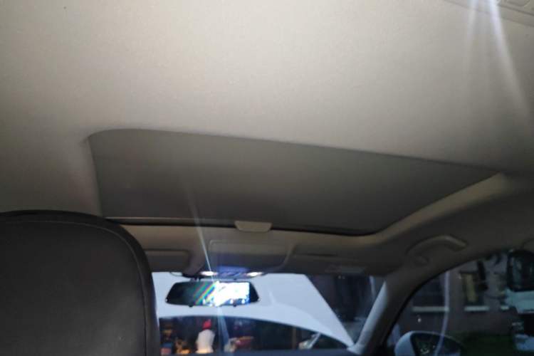 Used Volkswagen Lamando 2017 280TSI Manual Comfort Edition Headliner