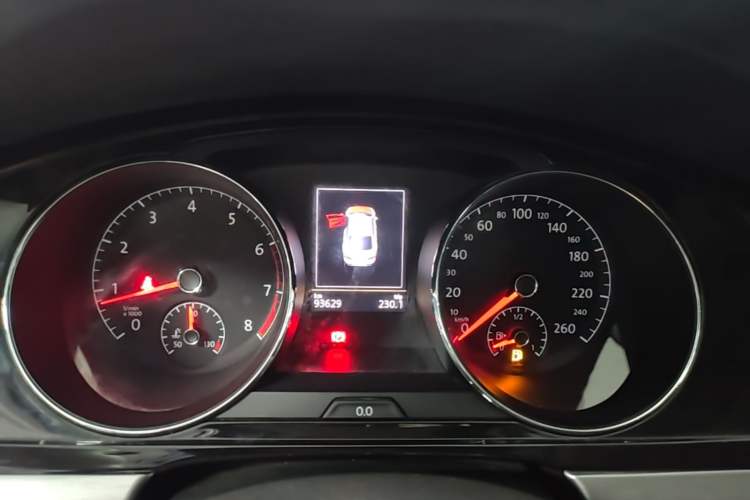 Used Volkswagen Lamando 2017 280TSI DSG Luxury Edition Instrument Cluster